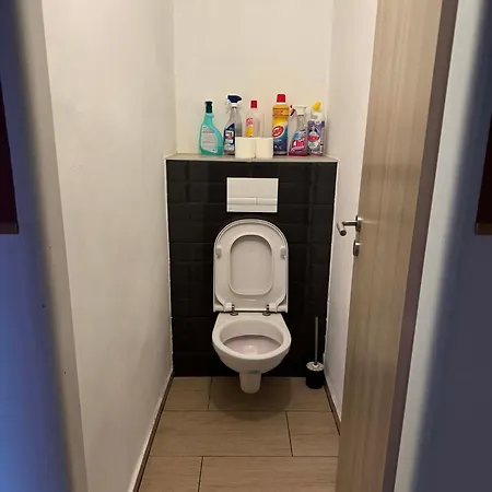 Krystof Apartment *